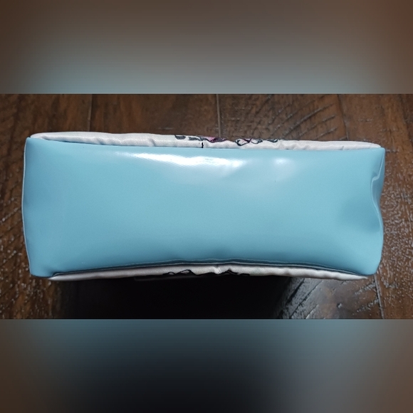 London Soho New York Disney Alice & Wonderland Makeup Bag & Wet n Wild Set of 3✨ - Picture 7 of 17